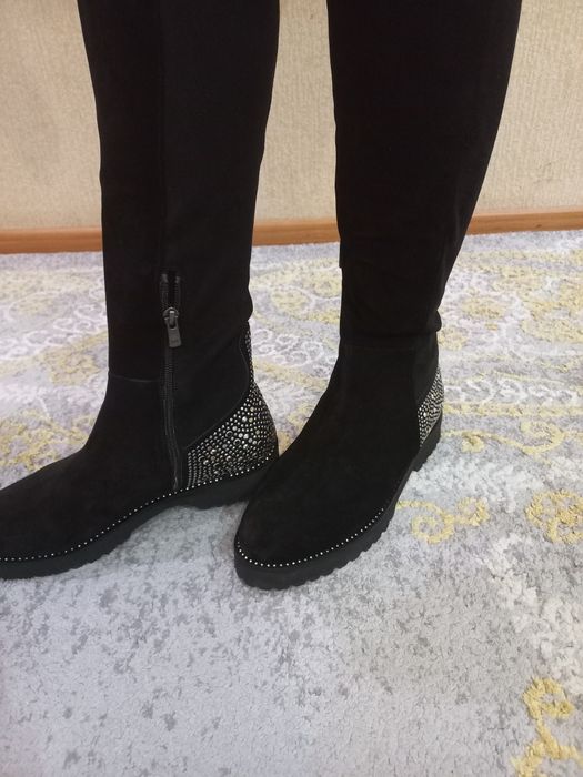 Женские весенние сапоги.