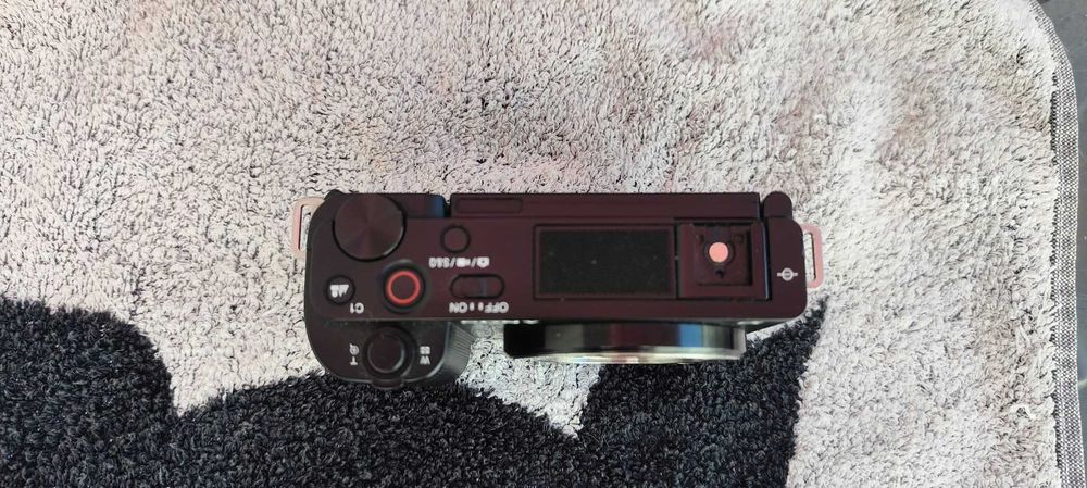 Sony ZV-E10 Body(SC: 5711) + Zhiyun Crane M3S + 2 baterii extra + încărcător dual + Curea de umǎr