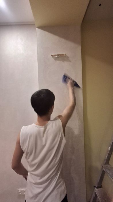 Поклейка обоев в Алматы  Малярные работы