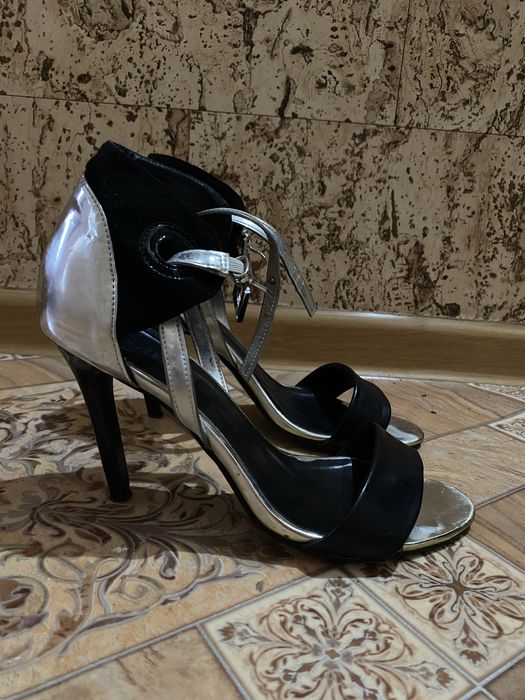 Женская обувь