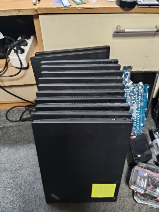 Dezmembrez Lenovo Thinkpad T570  funcționale ,incomplete lipesc lipesc bateriile externe ,lipsa ssd ,lipsa charger