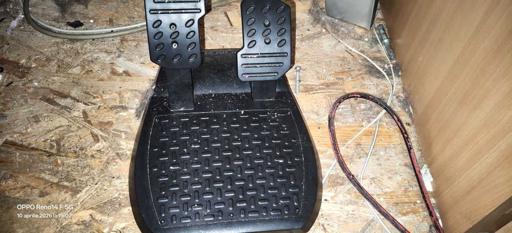 Vand un volan de gaming