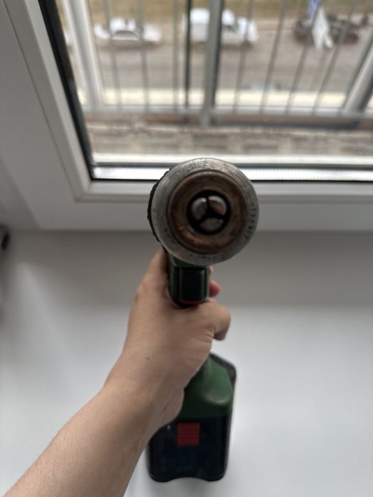 Продам шуруповерт