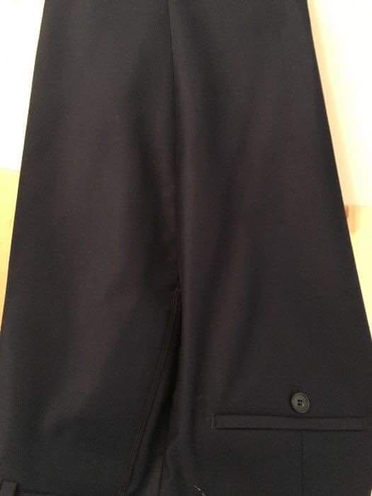 Мъжки официален костюм.