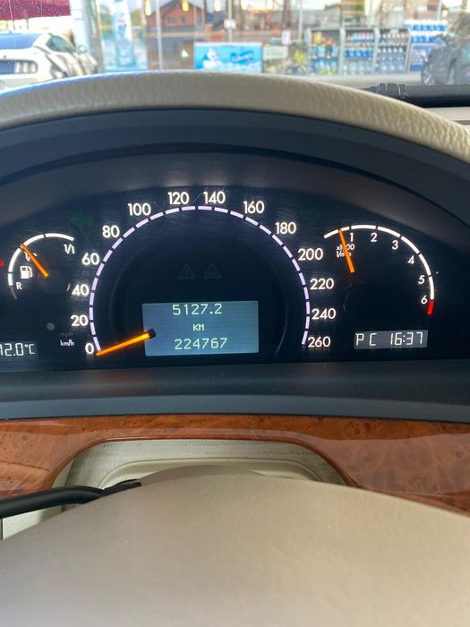 Dezmembrez Mercedes S Class W220