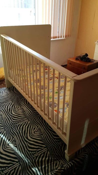 Много запазено детско легло