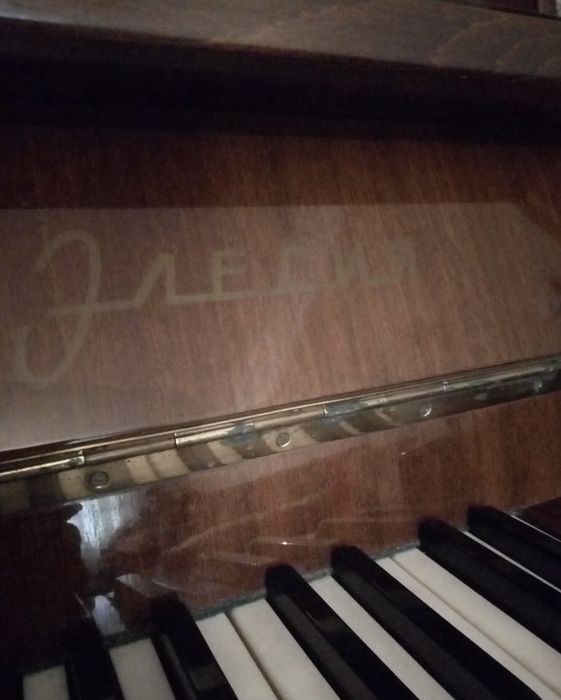 Пианино продам