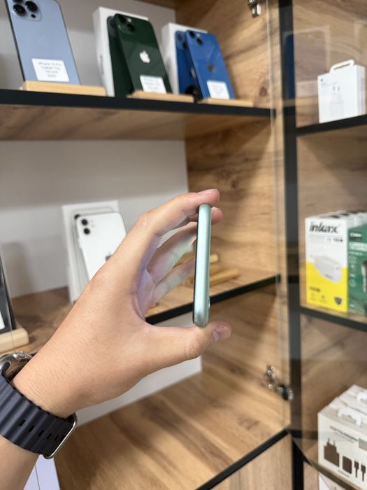 iPhone 11  128GB
