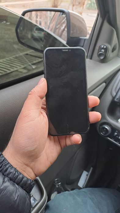 Iphone X 256gb
•256GB
•Xolati Alo'
•Feys tru ton bor
•Karobka bor
•Bat