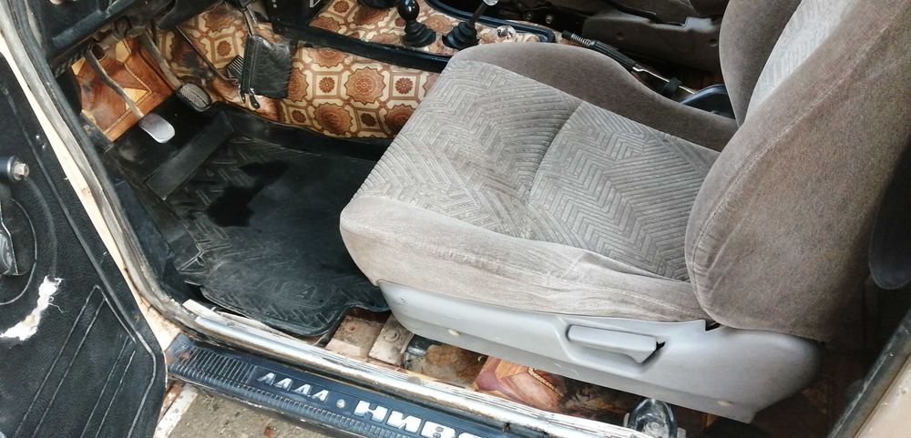 Нива 2121 4Х4 внедорожник