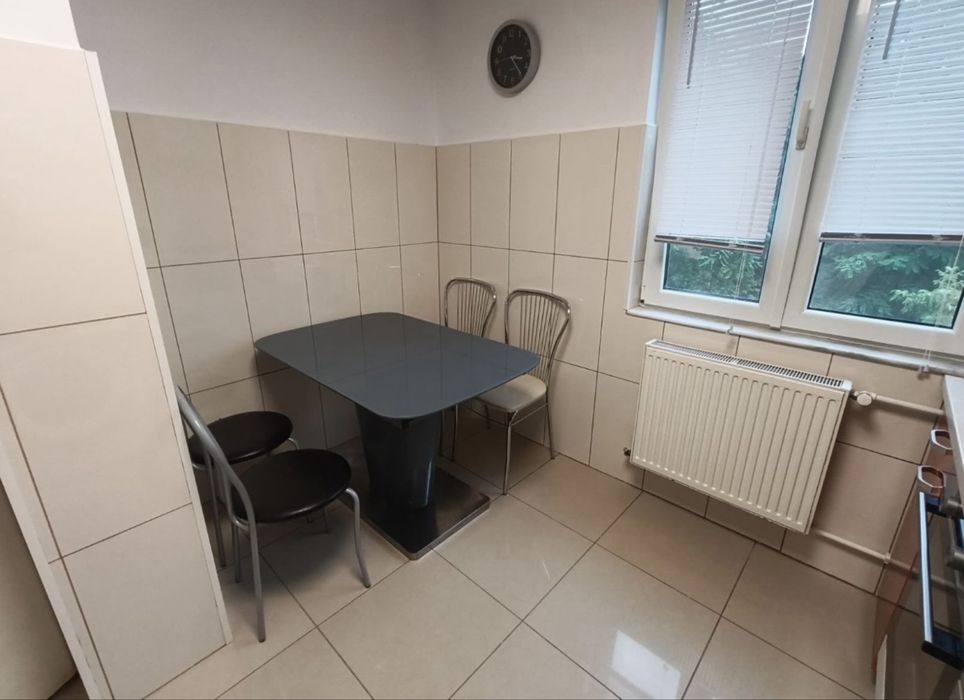 Inchiriez apartament 3 camere