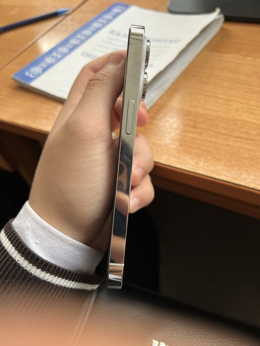 Продам айфон 14 про