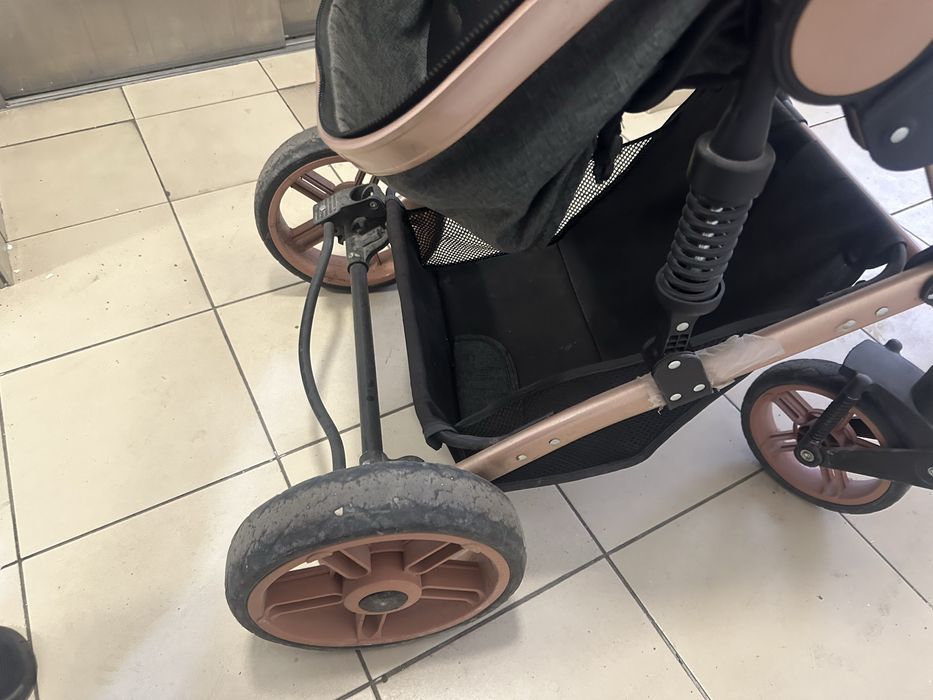 Продам детскую коляску