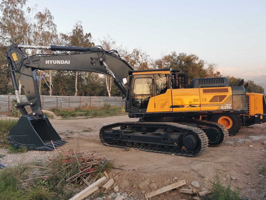 Земляные работы, разработка выемки и копка котлована под фундамент