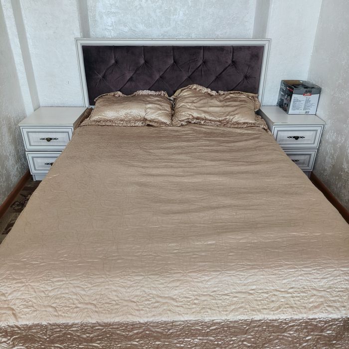 Продам двуспальную кровать