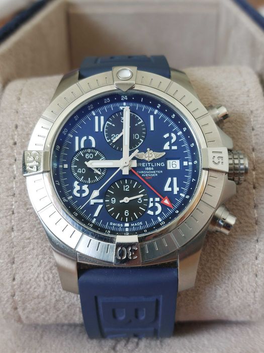 Breitling Avenger Seawolf Chronograph GMT 45 Diver's Auto