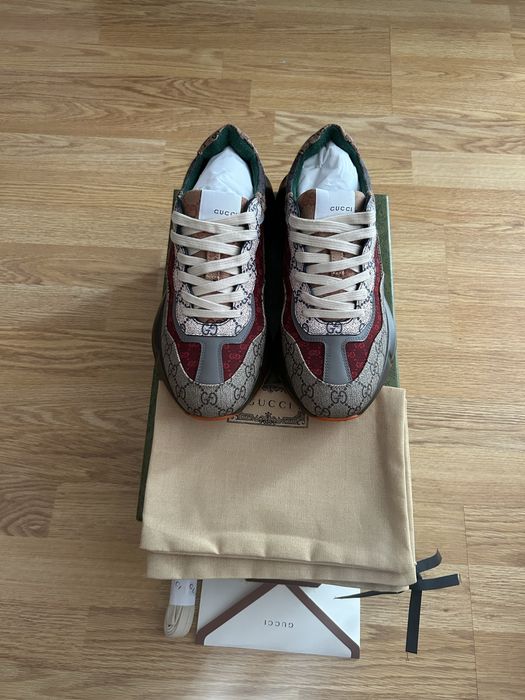 Vand sneakers marimea 43