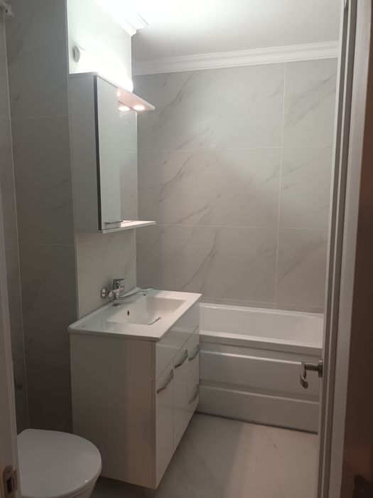 Închiriez apartament 3 camere