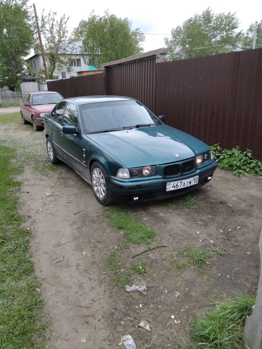 Продам БМВ тройку