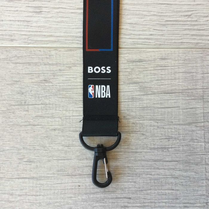 НОВ оригинален ключодържател връзка за ключове HUGO BOSS x NBA от САЩ