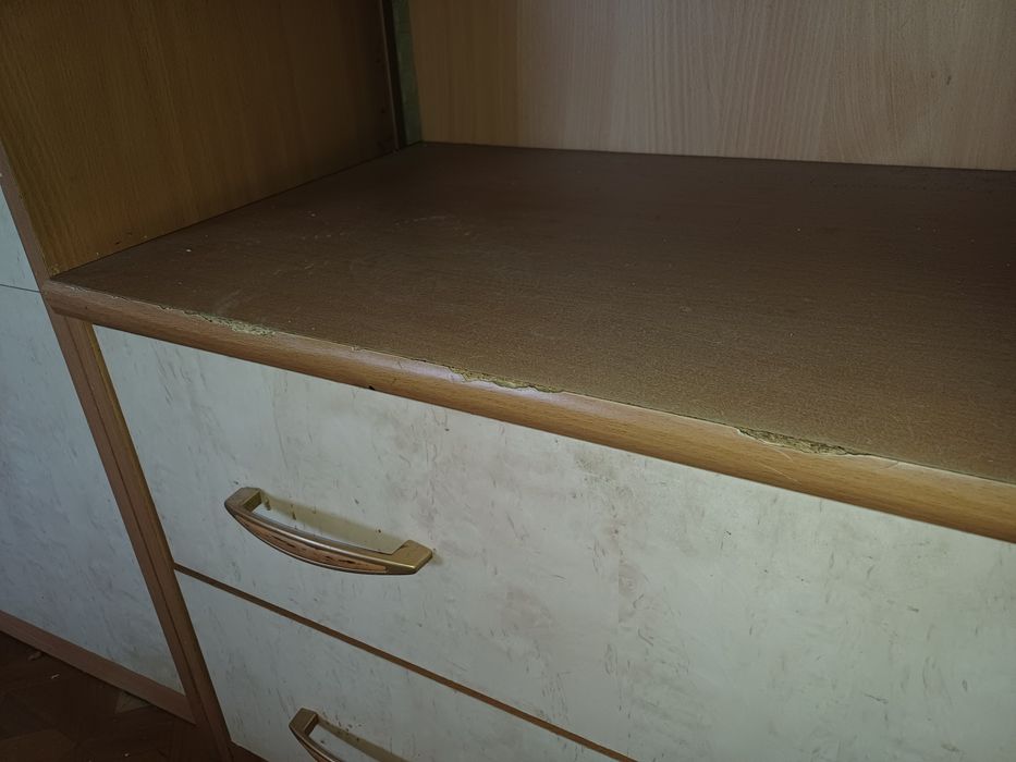 Отдам прихожую, самовывоз 4 этаж.