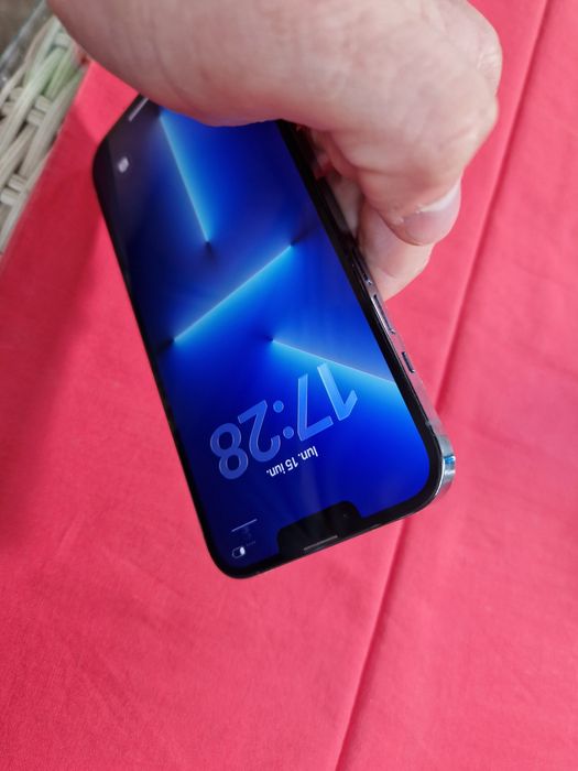 -Iphone 13Pro Max ca Nou Blue 128Gb, 6Ram Bat: 100% ireprosabil stare perfecta poze reale doar telefonul nici o restrictie