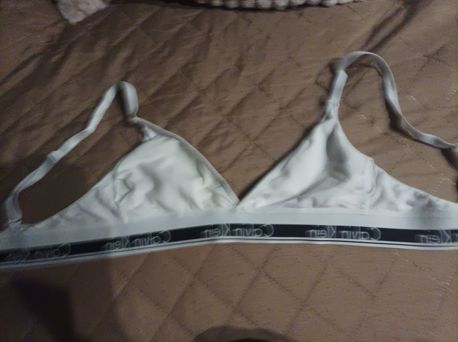 Продавам дамско бюстие