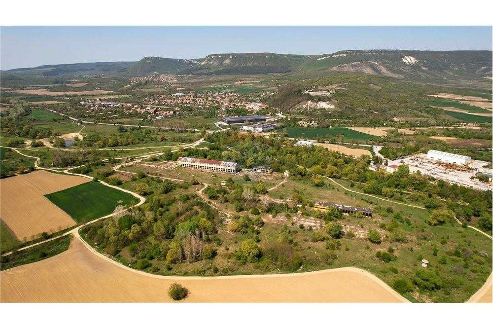 Продава се Промишлена сграда в с. Хан Крум, Област Шумен - 84102 кв.м за 42 €/кв.м - Снимка #5