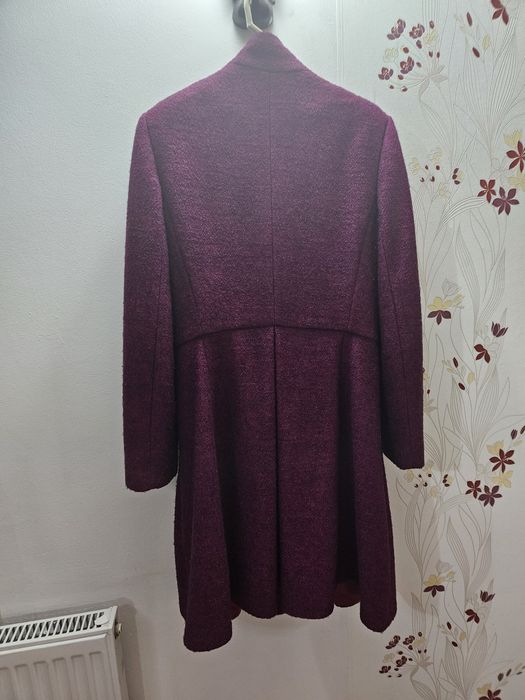 Palton visiniu/burgund aproape nou