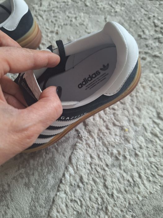 Продаю кроссовки