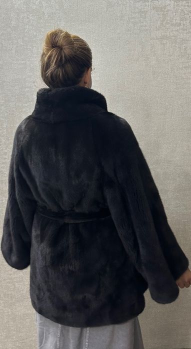 норковая шуба цвета графит