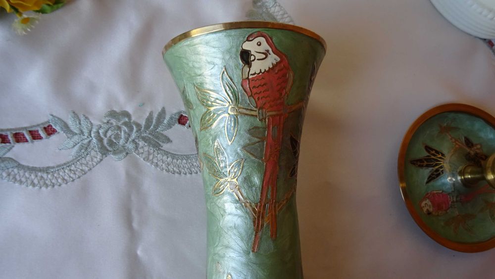 Винтидж комплект от ръчно рисувани масивни месингови съдове от Индия.