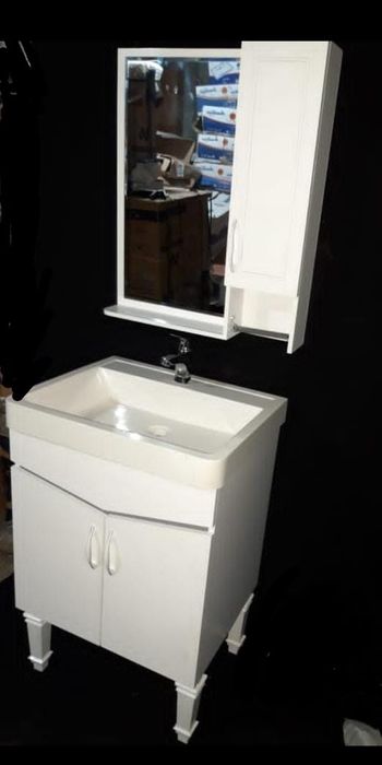 Тумбочка вешалка и т д