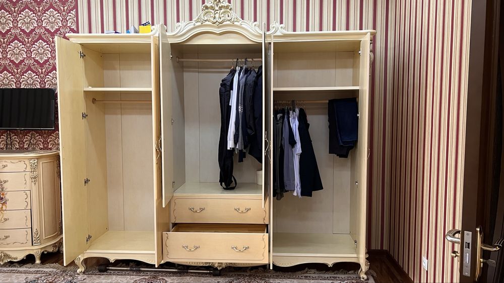 Спальня мебель комплект продаётся