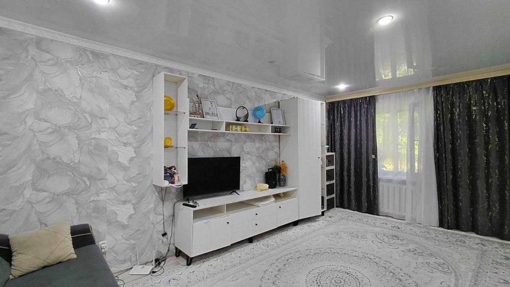 Продам 2 ком квартиру с ремонтом все рядом