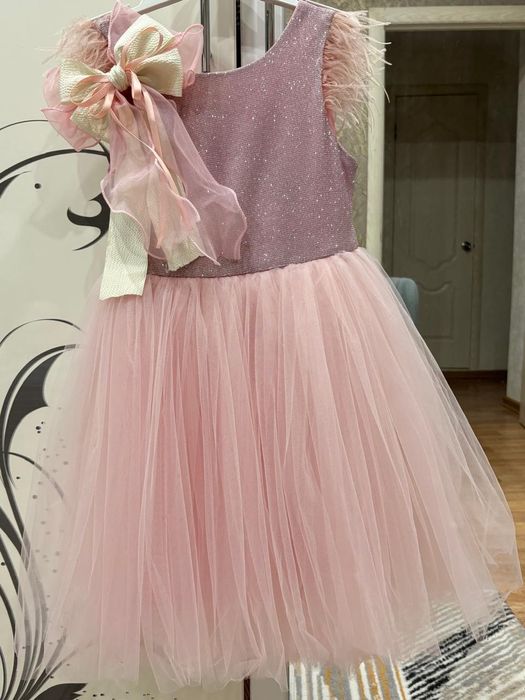 Продам платье на девочку