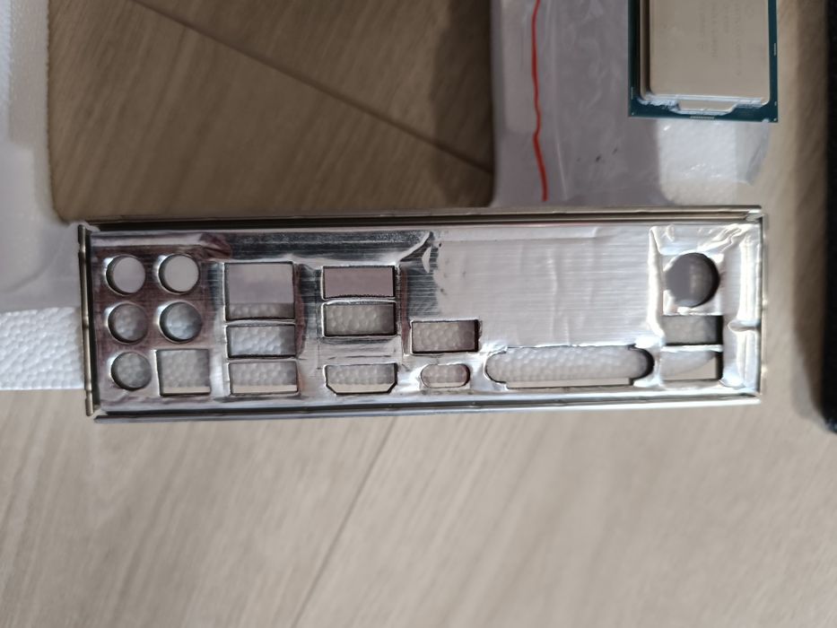 MSI H270 GAMING 3 +MSI 1060 3 GB+i5 6500 3.2 GHZ+RAM 32 GB