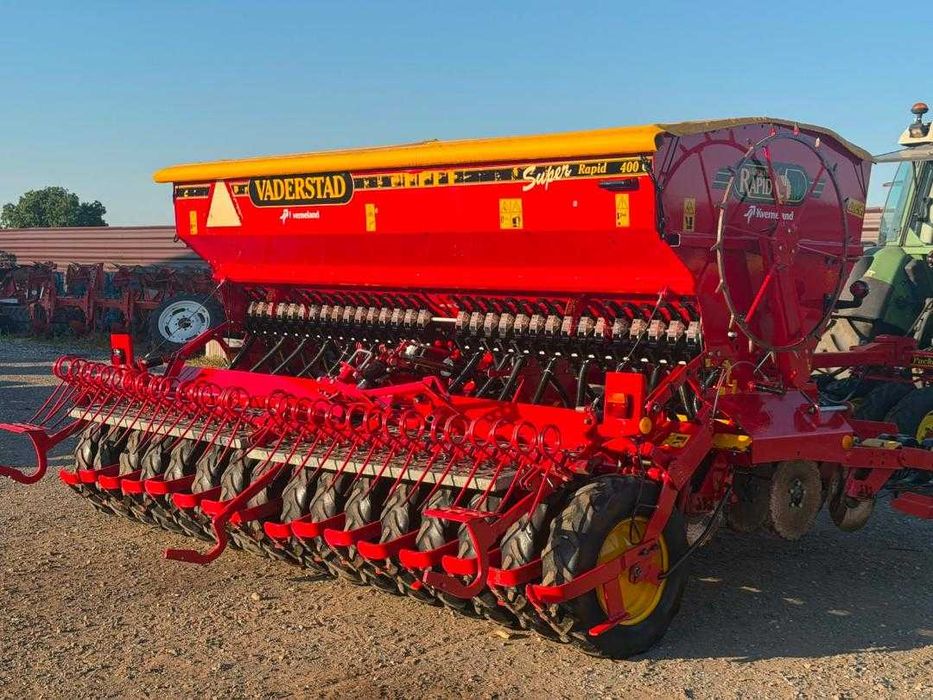 Semanatoare Vaderstad Rapid 400 C an 2018 cu fertilizare in discuri cu buncar de azot Amazone Kuhn Case Claas John Deere New Holland Fendt