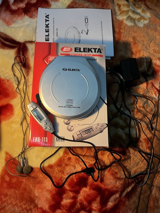 Портативный CD плеер EKD-115 !