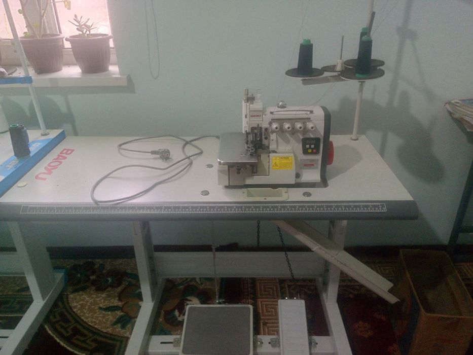 Averlok mashinasi sotiladi