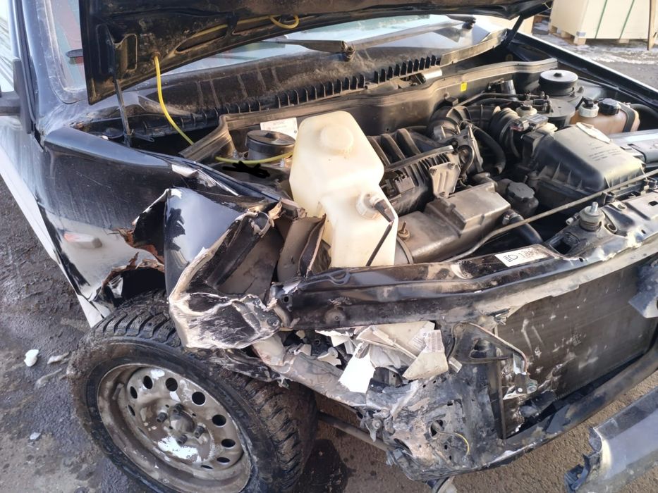 Продам битый ваз 2115