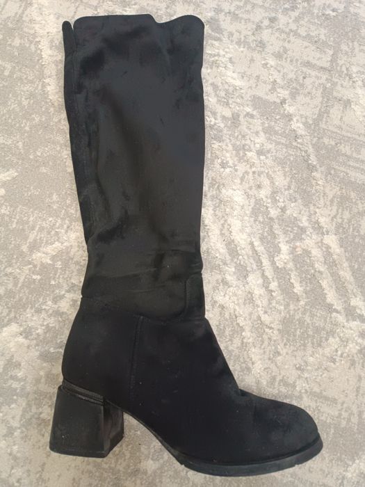 Продам женские сапоги