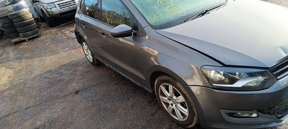 Dezmembrari / Dezmembrez Volkswagen Polo (6R) 1.2 Benz CGPB cutie viteze manuala cod culoare LD7R