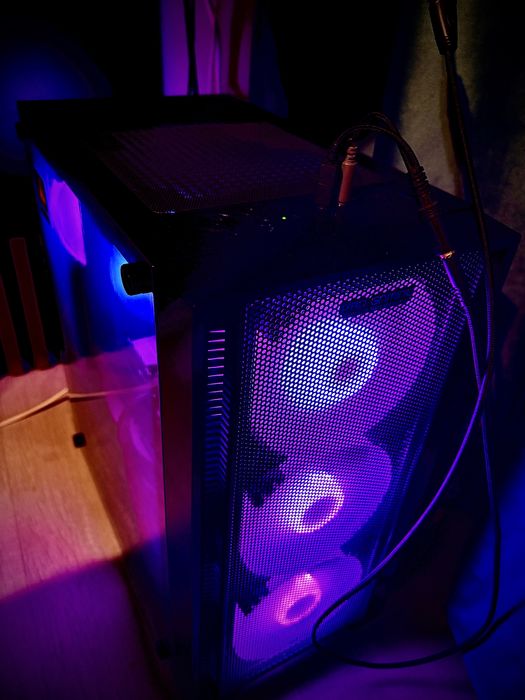 NOU-Garantie! Ryzen 7 5700/ RX 9060/ 16 GB RAM/SSD M2/ RGB