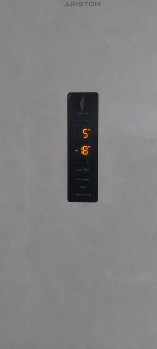 Холодильник двухкамерный