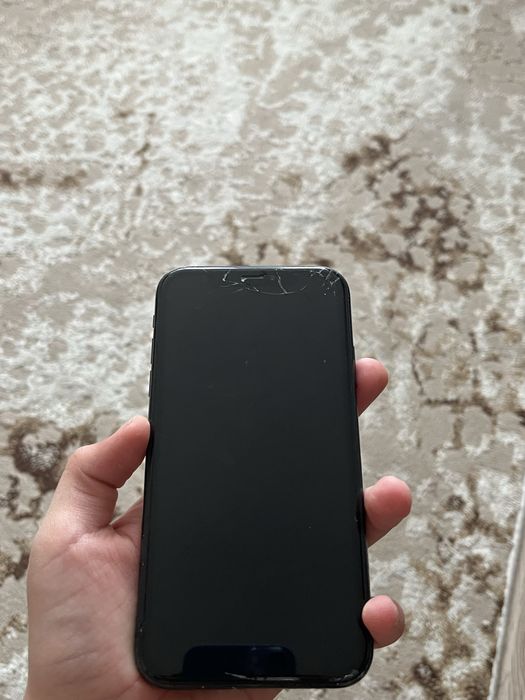 Продам айфон xr!