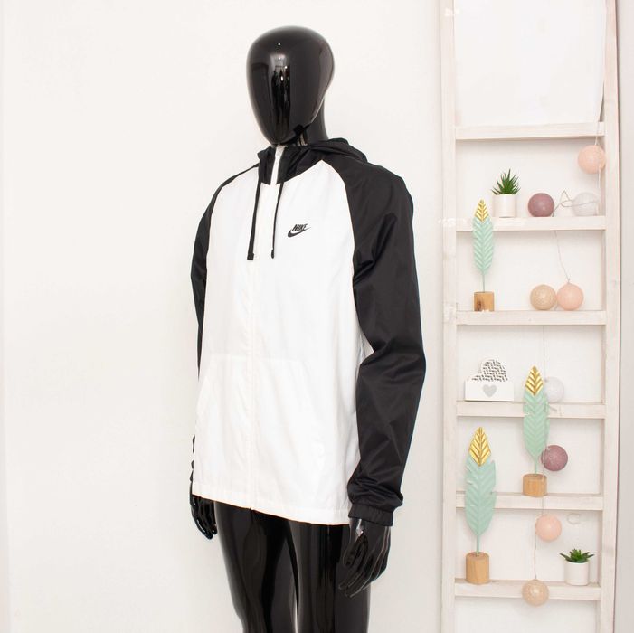 Nike оригинално мъжко яке бяло и черно с качулка ветровка М