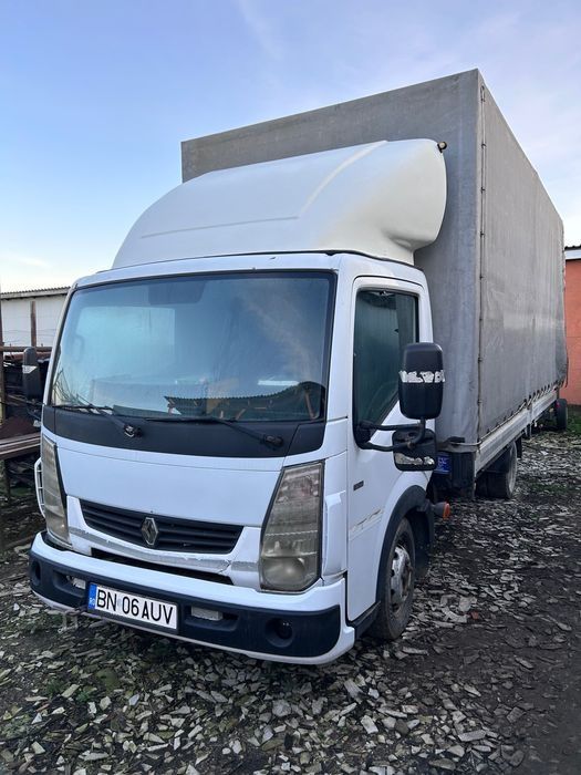 Autoutilitara Renault Maxity