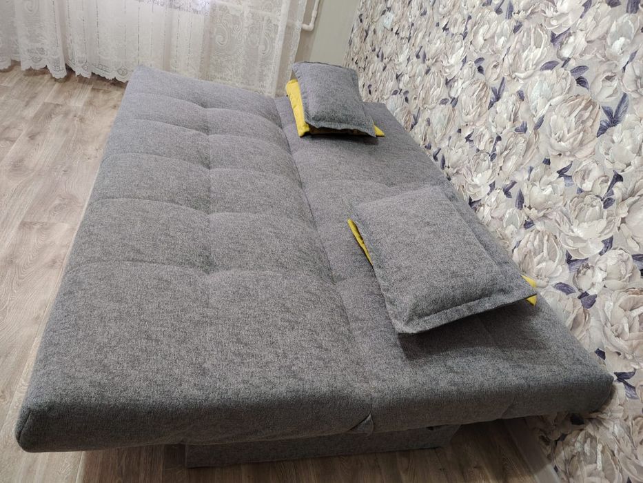 Продам б/у диван