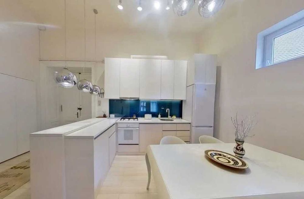 Дава се под наем Двустаен апартамент в Бургас, Акациите - 60 кв.м за 204 € - Снимка #2